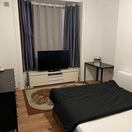 New Flat, Own Bathroom, Sitting Room & Large Bedroom - Walsall Bescot Екстериор снимка