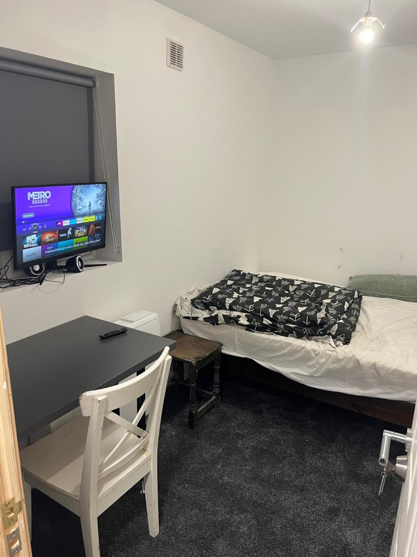New Flat, Own Bathroom, Sitting Room & Large Bedroom - Walsall Bescot Екстериор снимка